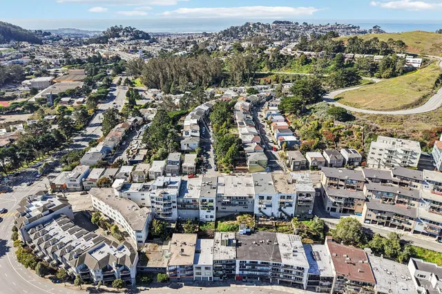 $2,595,000 | 172 Portola Drive, San Francisco, CA 94131