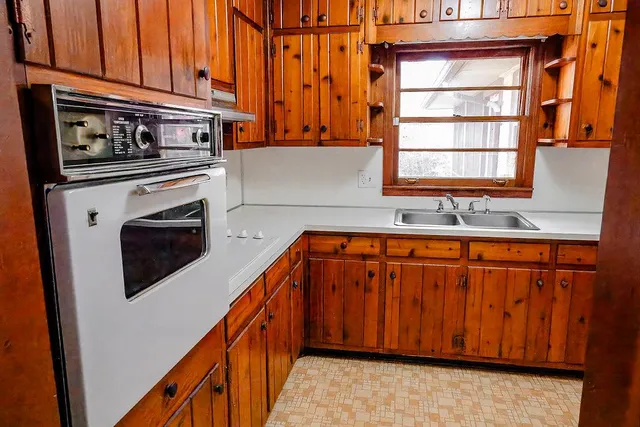 $250,000 | 640 Farrar Court, Avondale Estates, GA 30002