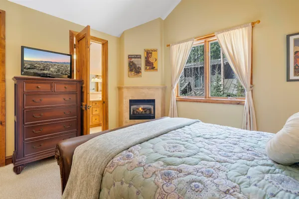 $2,999,000 | 217 Starwood Drive, Mammoth Lakes, CA 93546