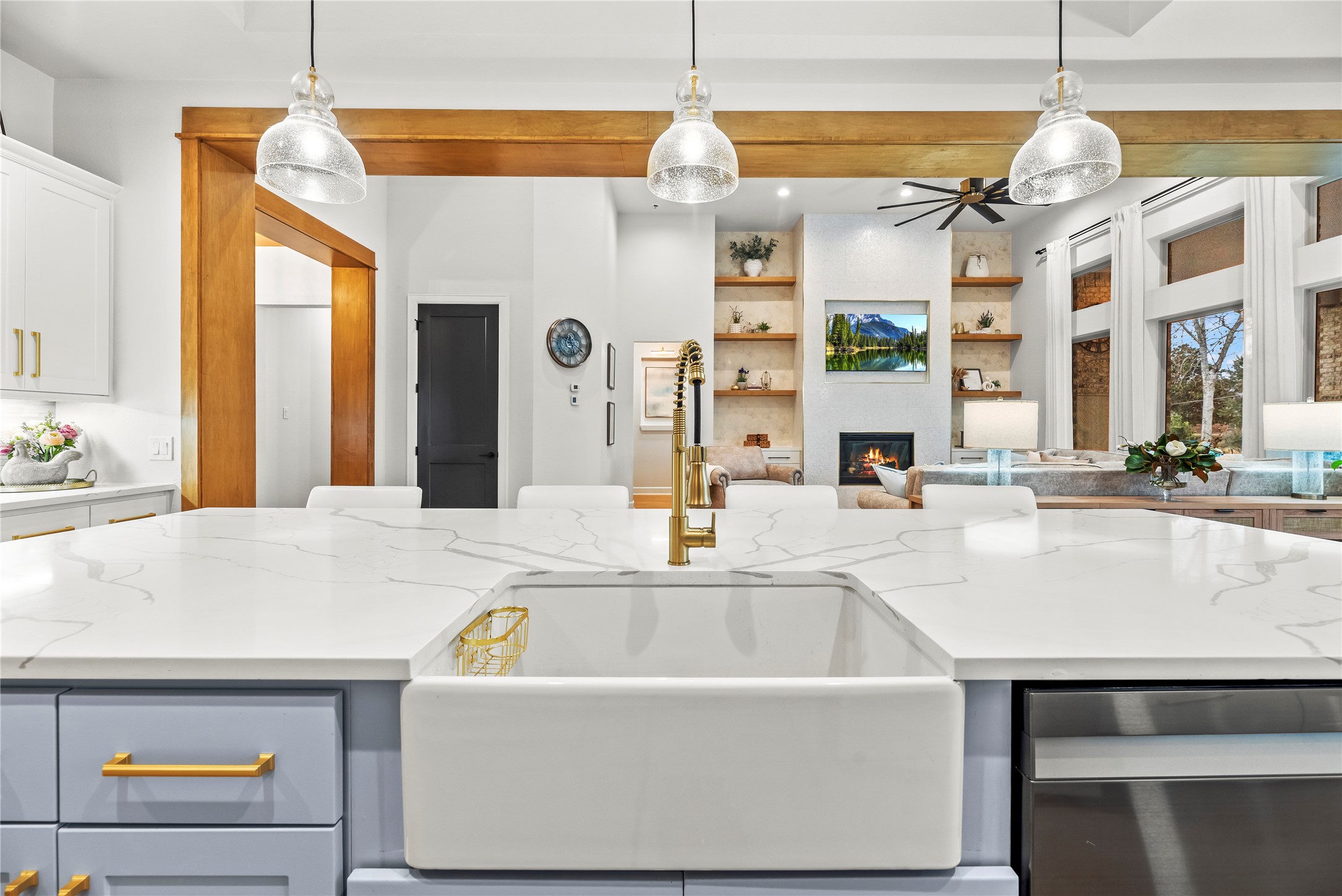 4218 Wooded Isle Way Fulshear, TX 77441 - Photo 18 of 50 a kitchen with a table and chairs