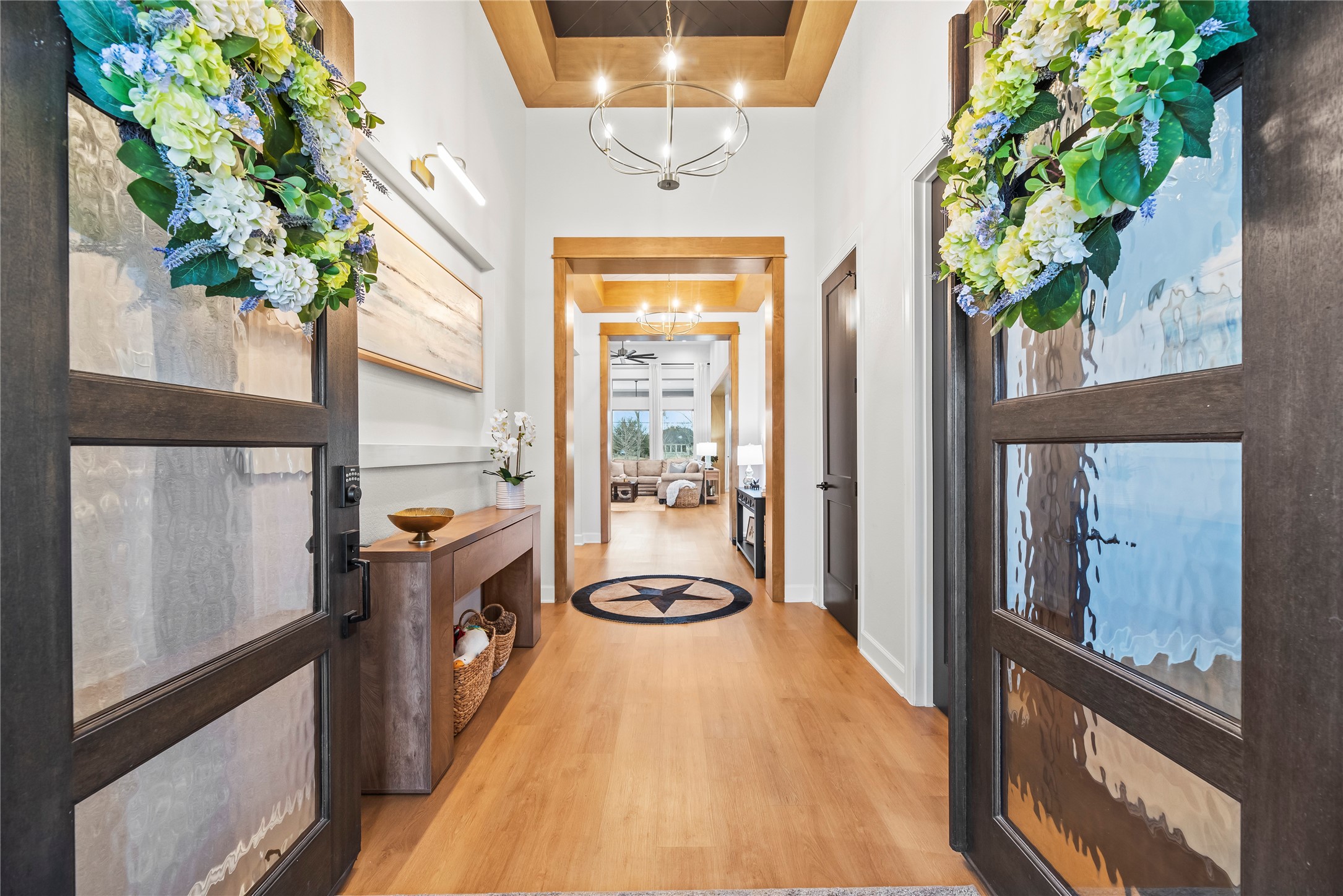 4218 Wooded Isle Way Fulshear, TX 77441 - Photo 8 of 50 a large room with a potted plant