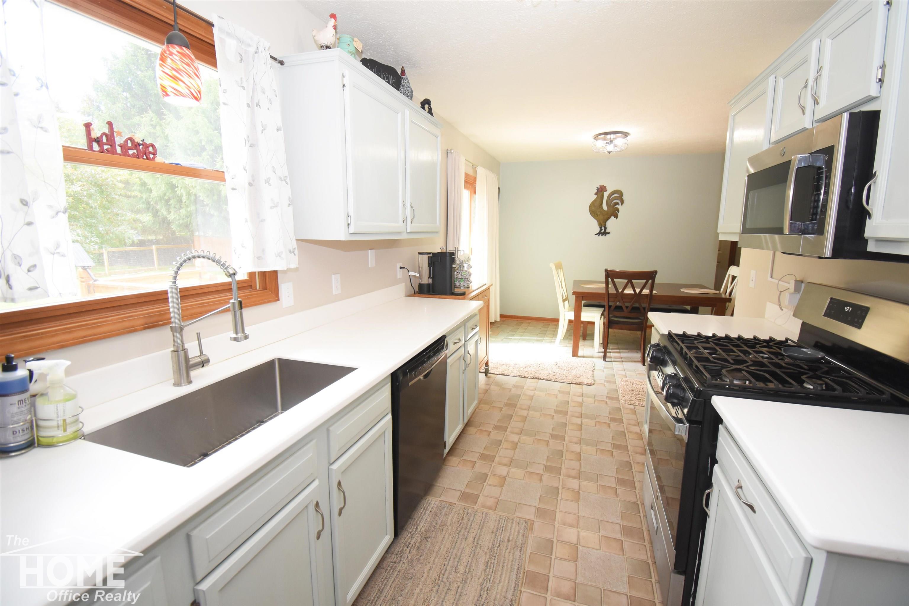 13092 South Beardslee Road Perry, MI 48872 - Photo 5 of 31 50213675-bd721c4b-c72f-4fa4-92fc-ff351fd69405.JPG