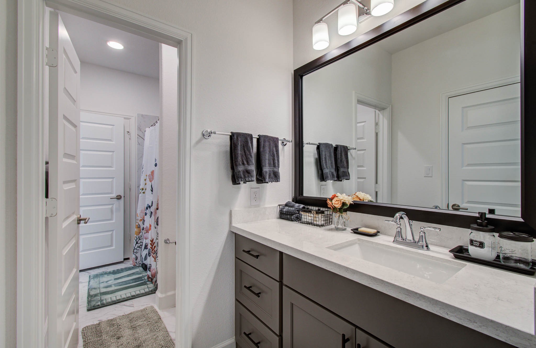 24430 Switchgrass Vly Way Katy, TX 77493 - Photo 39 of 50 Secondary bath.