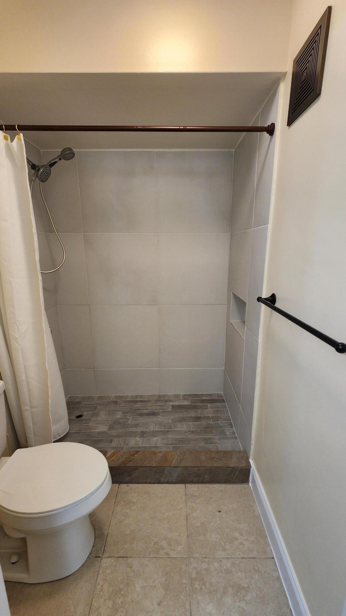 105 South Riverside Drive, Unit 204 Pompano Beach, FL 33062 - Photo 15 of 26 20240913_112526