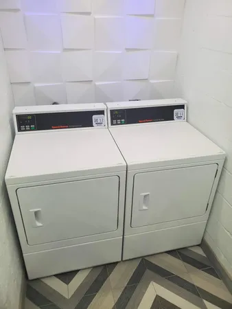 $1,695 | 105 South Riverside Drive, Unit 204, Pompano Beach, FL 33062