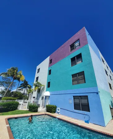 $1,695 | 105 South Riverside Drive, Unit 204, Pompano Beach, FL 33062