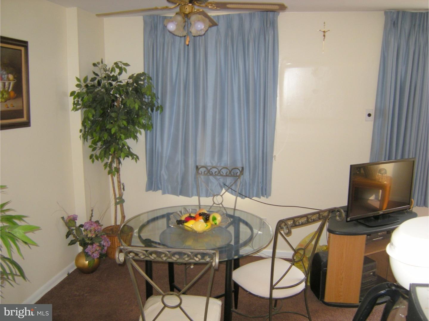 285 Ridgeway Terrace Philadelphia, PA 19116 - Photo 3 of 10 Unit #1