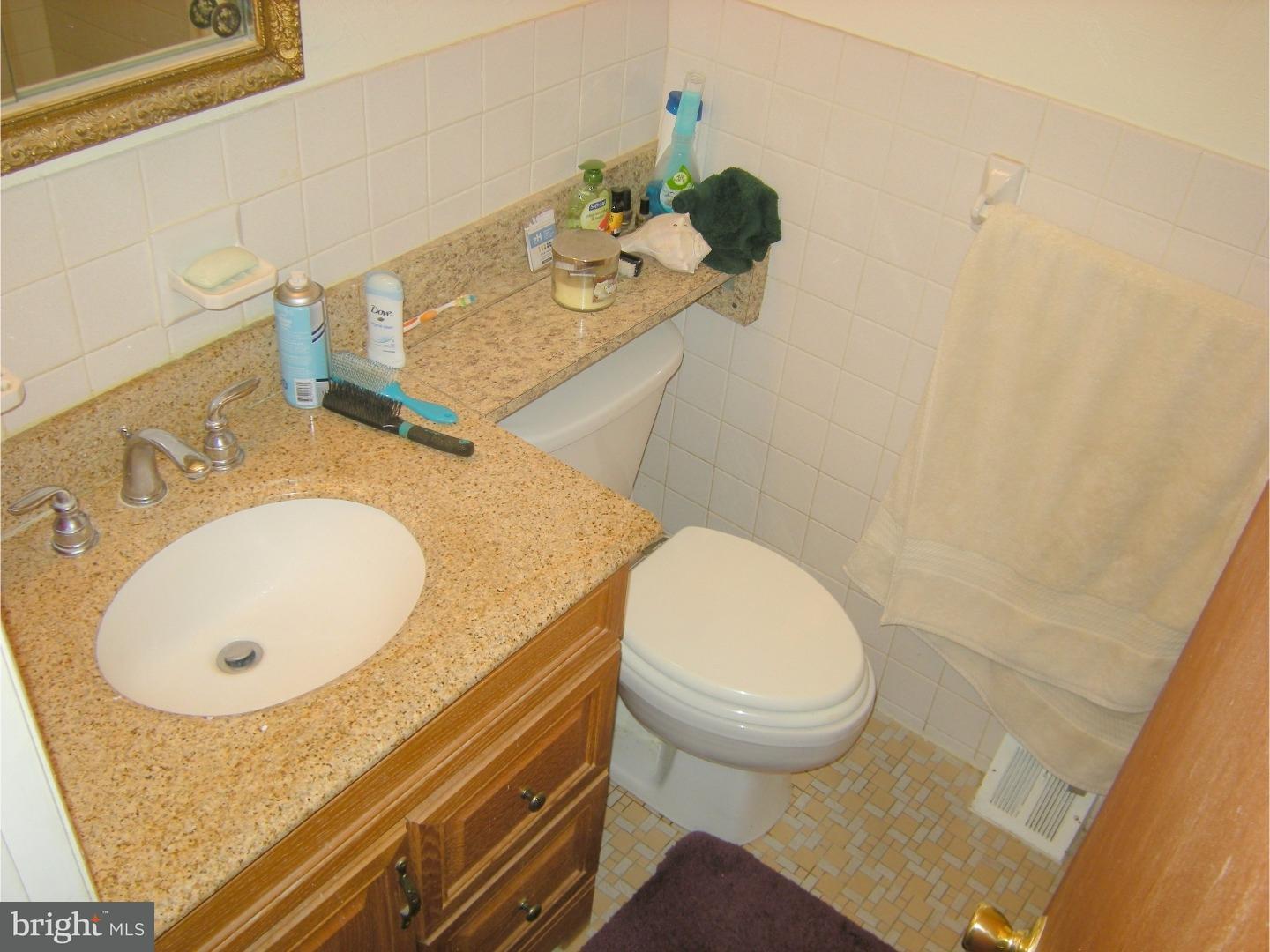 285 Ridgeway Terrace Philadelphia, PA 19116 - Photo 4 of 10 Unit #1