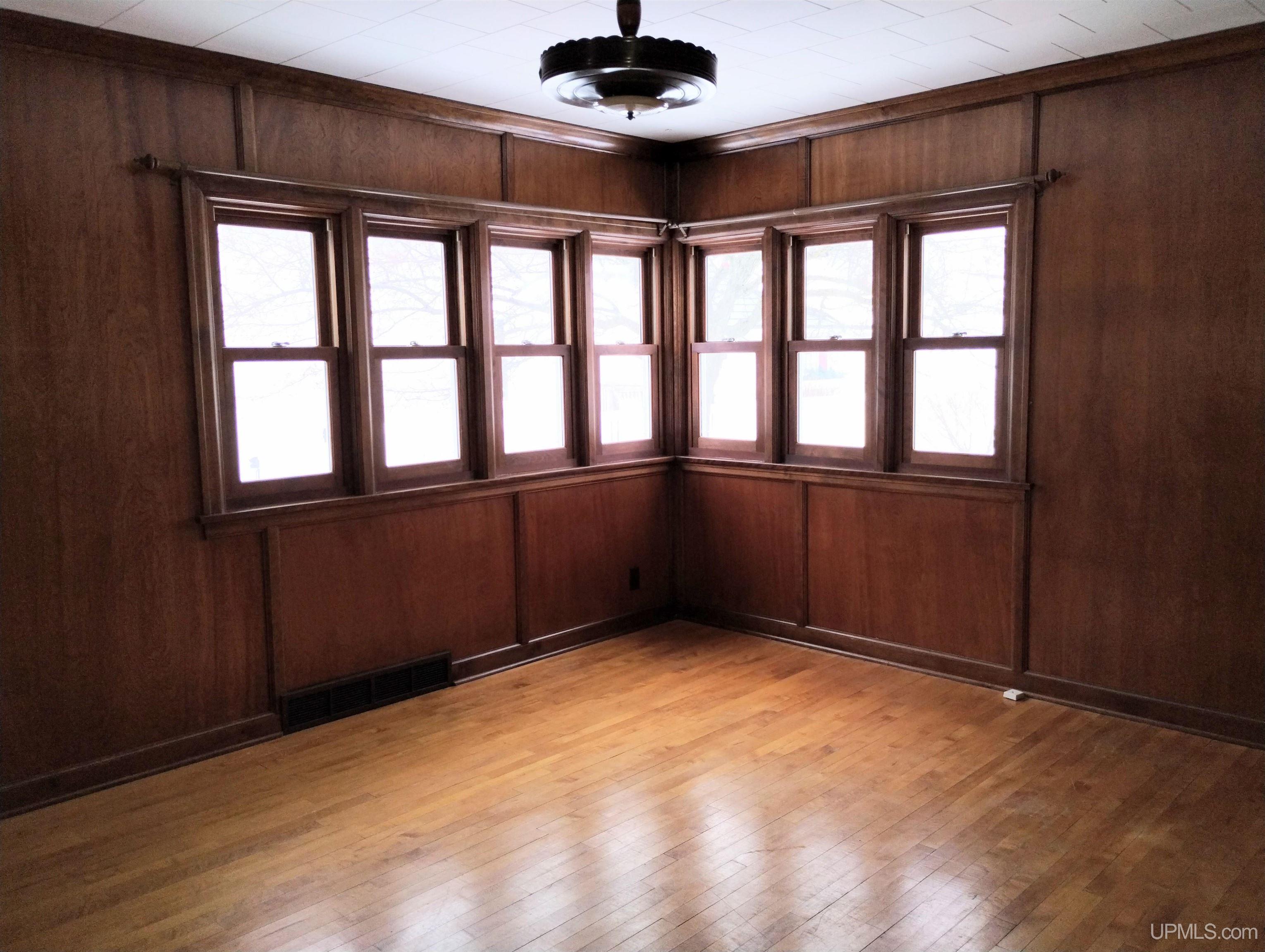 804 South 13th Street Escanaba, MI 49829 - Photo 22 of 61