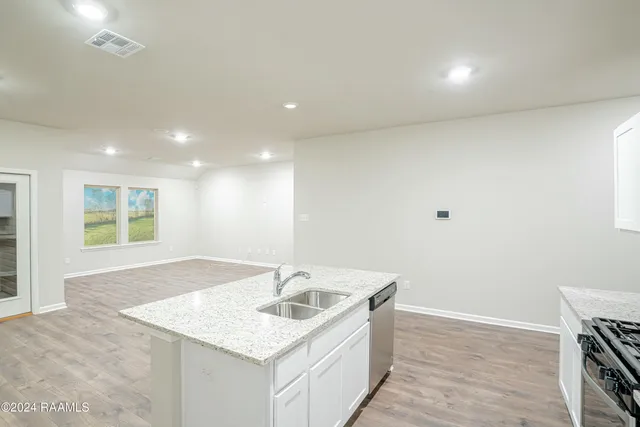 $1,900 | 101 Acadian Lk Drive, Duson, LA 70529