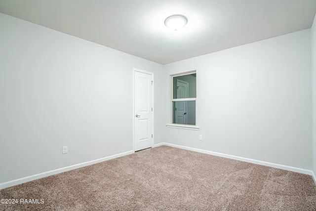 $1,900 | 101 Acadian Lk Drive, Duson, LA 70529