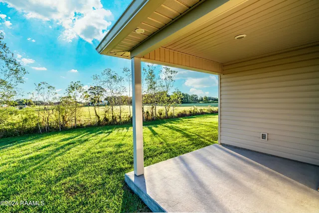 $1,900 | 101 Acadian Lk Drive, Duson, LA 70529