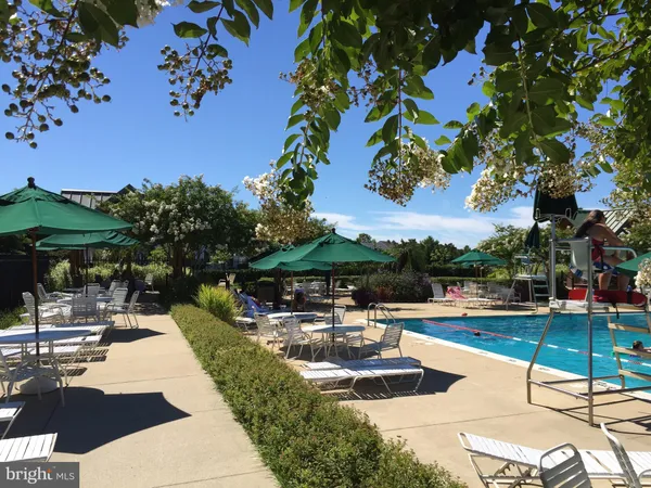 a view of a tennis court