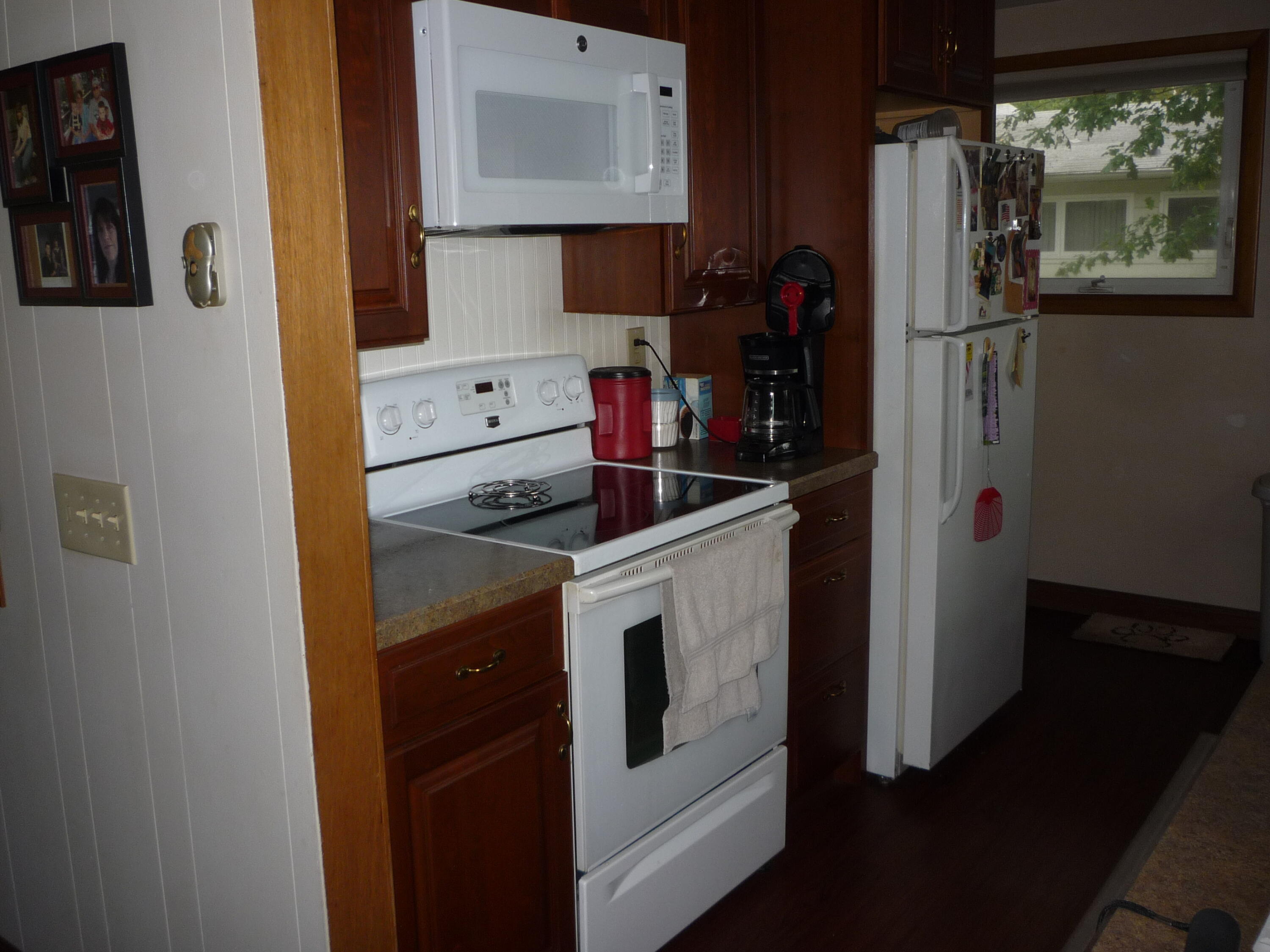 828 Shawnee Beach Road Bronson, MI 49028 - Photo 13 of 54 P1080416