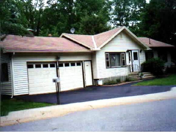 54 Robinhood Road Nashua, NH 03062 - Photo 1 of 1