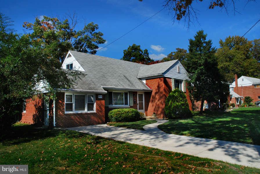 5916 Flanders Street Springfield, VA 22150 - Photo 2 of 30 Exterior (Front)