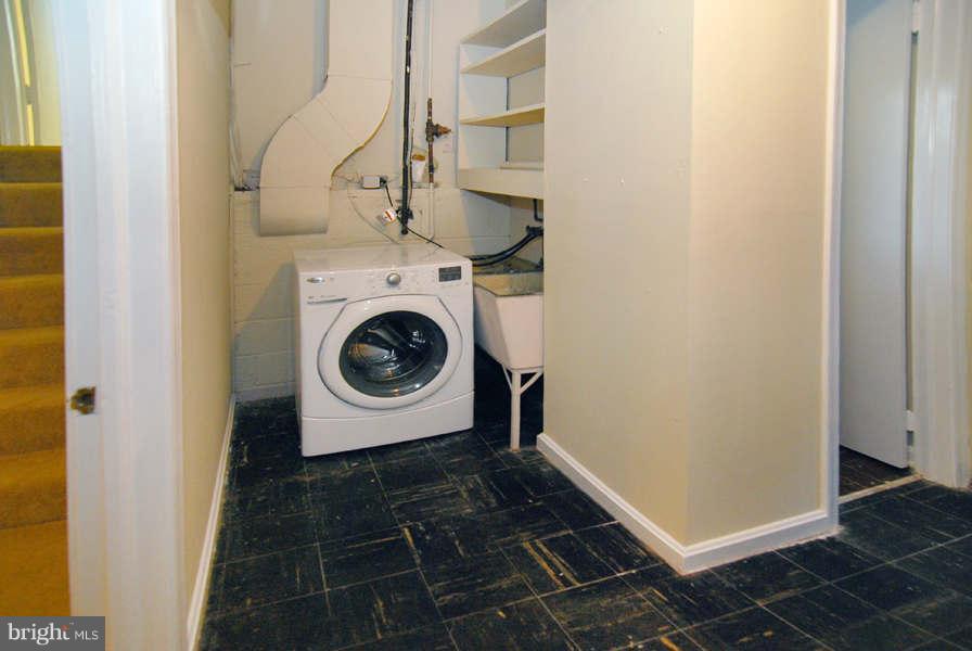 5916 Flanders Street Springfield, VA 22150 - Photo 25 of 30 Laundry Room