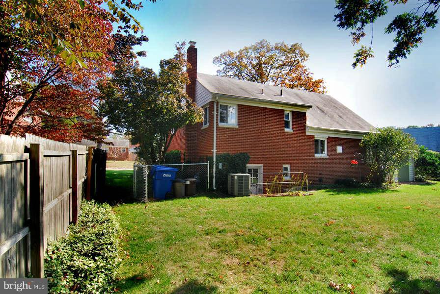 5916 Flanders Street Springfield, VA 22150 - Photo 27 of 30 Exterior (Rear)