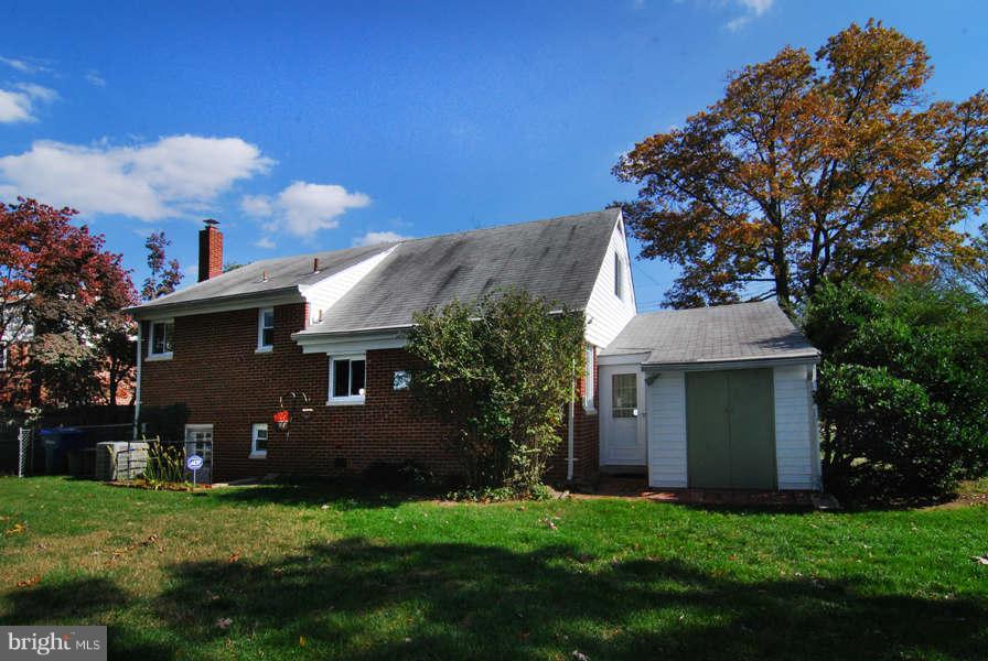5916 Flanders Street Springfield, VA 22150 - Photo 28 of 30 Exterior (Rear)