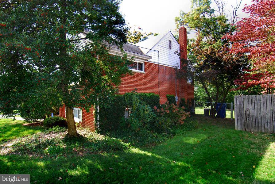 5916 Flanders Street Springfield, VA 22150 - Photo 4 of 30 Exterior (Rear)
