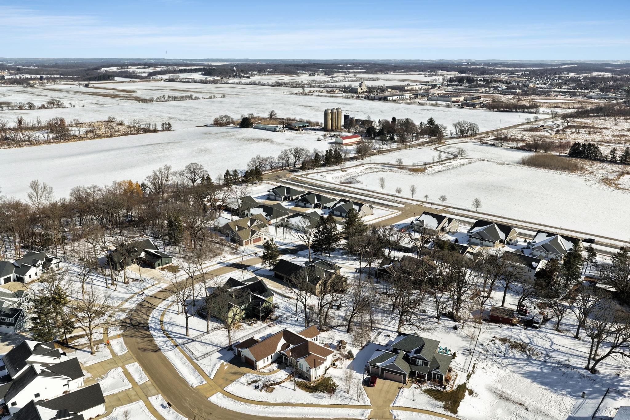 408 Kassander Way Oregon, WI 53575 - Photo 7 of 61