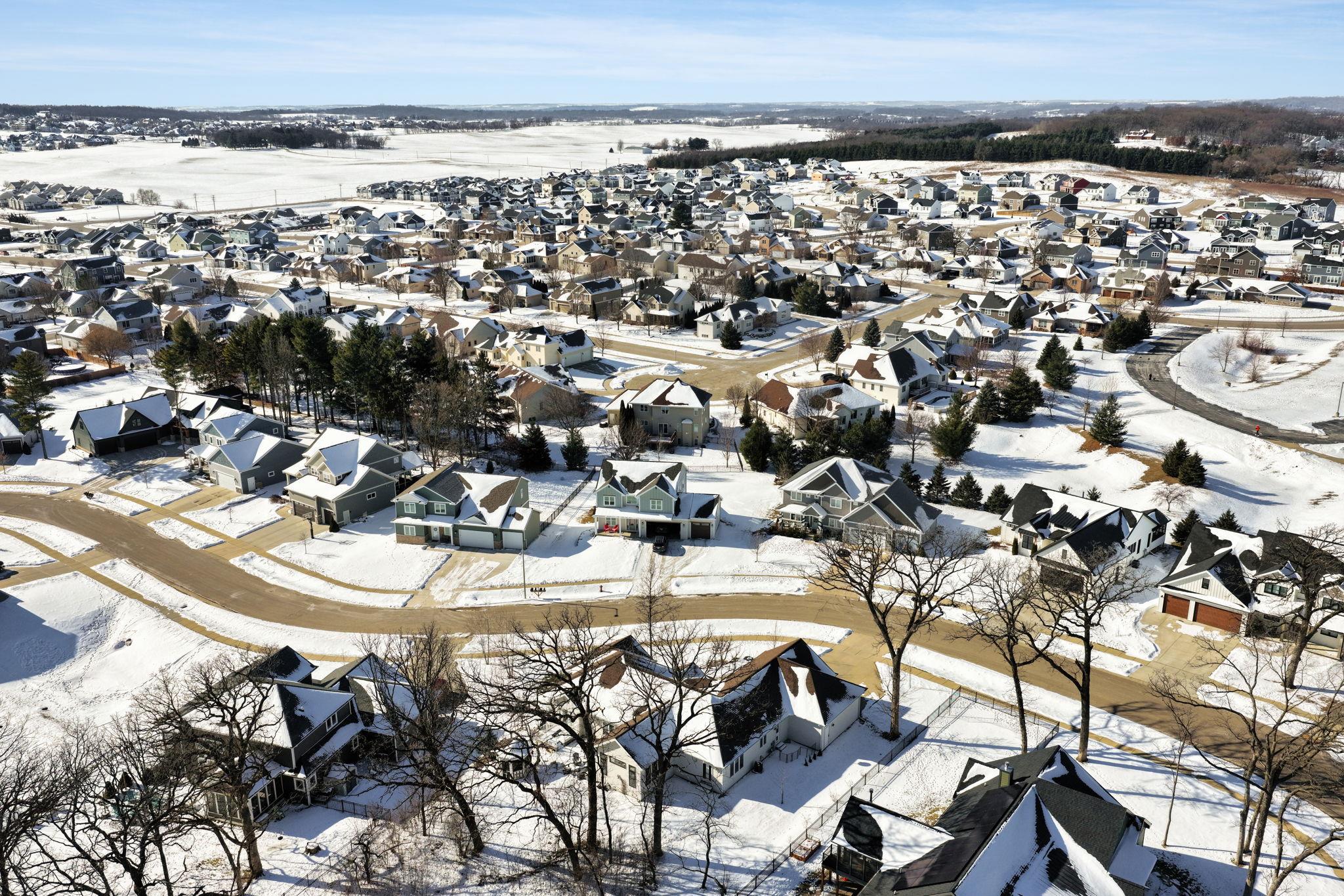 408 Kassander Way Oregon, WI 53575 - Photo 8 of 61