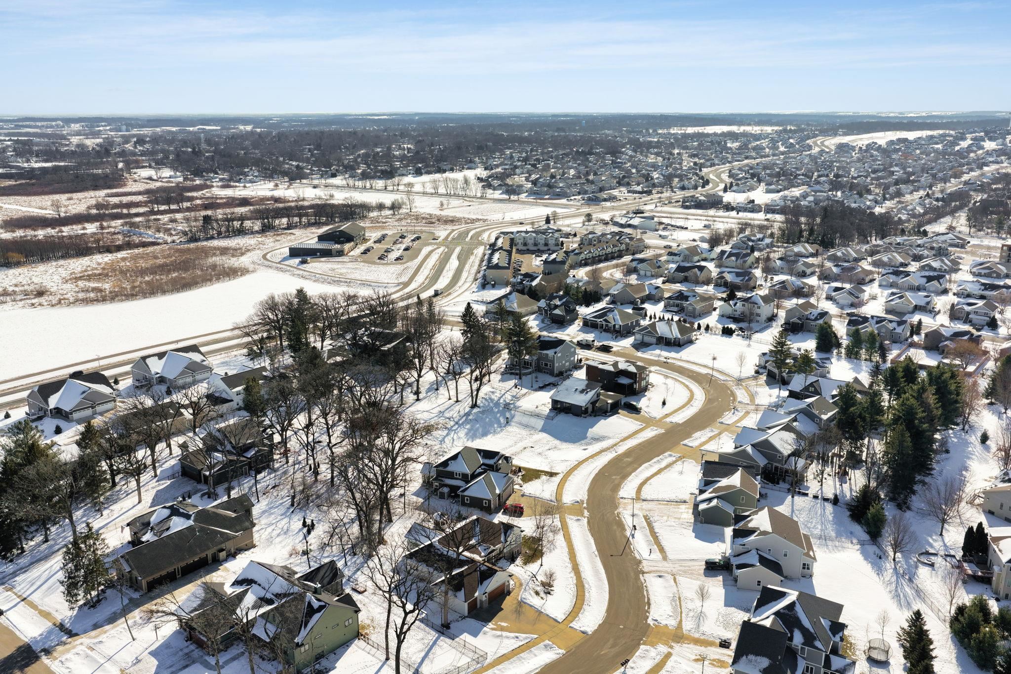 408 Kassander Way Oregon, WI 53575 - Photo 9 of 61