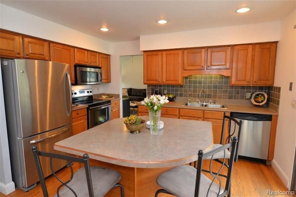 2154 Highsplint Drive Rochester Hills, MI 48307 - Photo 17 of 42