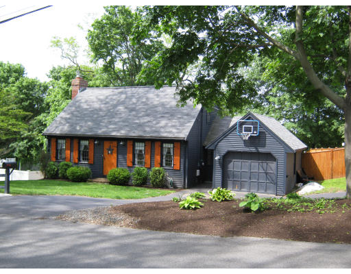 120 MacArthur Road Stoneham, MA 02180 - Photo 1 of 16 Gallery Image 1