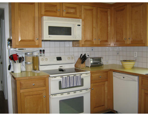 120 MacArthur Road Stoneham, MA 02180 - Photo 4 of 16 Gallery Image 4