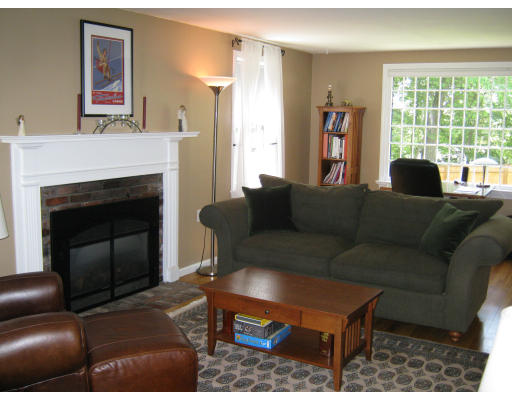 120 MacArthur Road Stoneham, MA 02180 - Photo 5 of 16 Gallery Image 5
