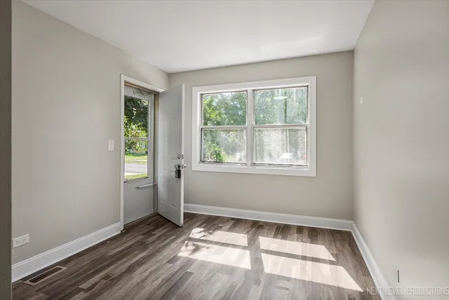 $675,000 | 1704 Kenyon Drive, Naperville, IL 60565