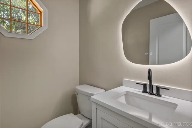 $675,000 | 1704 Kenyon Drive, Naperville, IL 60565