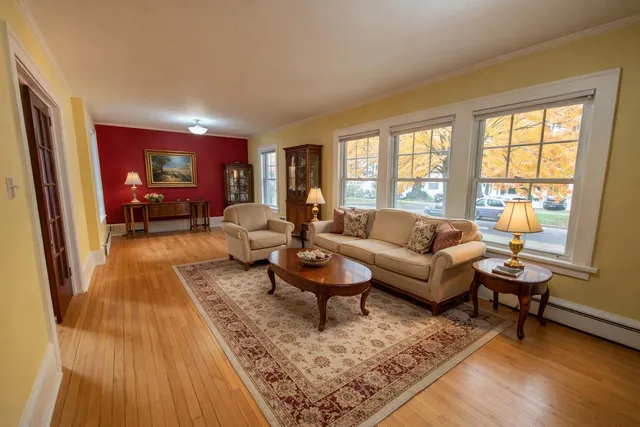 $369,900 | 809 Richards Avenue, Watertown, WI 53094