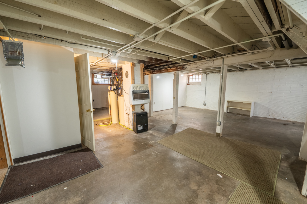 809 Richards Avenue Watertown, WI 53094 - Photo 33 of 56 Lower Level