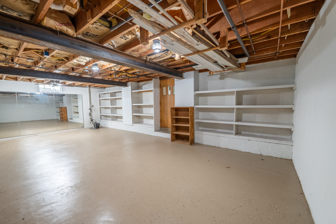 809 Richards Avenue Watertown, WI 53094 - Photo 40 of 56 Rec Room