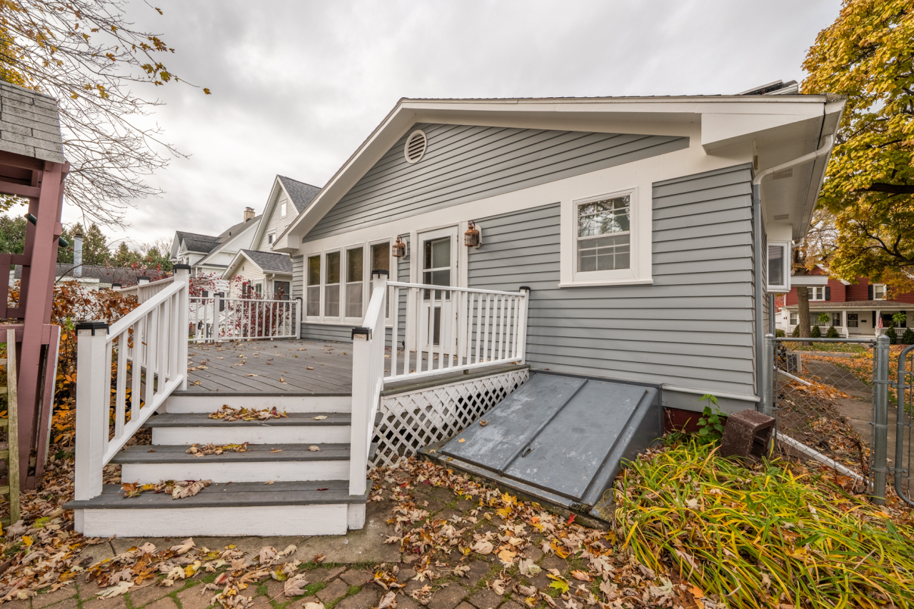 809 Richards Avenue Watertown, WI 53094 - Photo 44 of 56 Large Deck