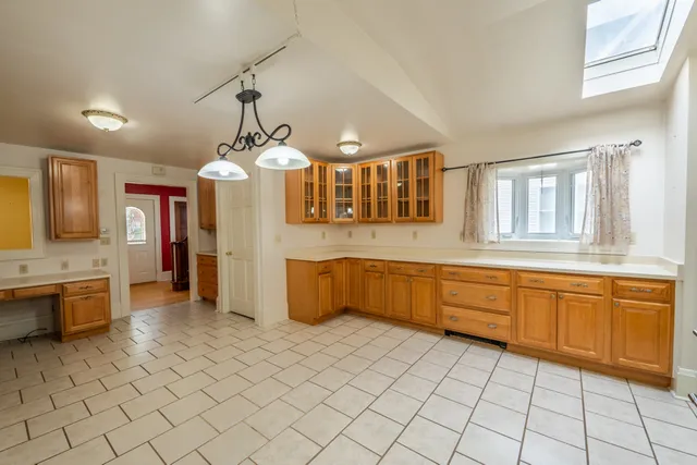 $369,900 | 809 Richards Avenue, Watertown, WI 53094