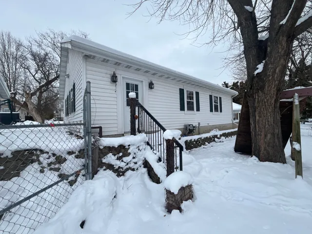 $369,900 | 809 Richards Avenue, Watertown, WI 53094