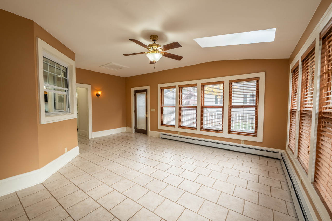 809 Richards Avenue Watertown, WI 53094 - Photo 6 of 56 Family Room