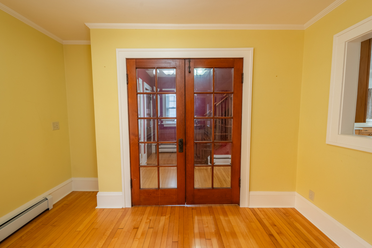 809 Richards Avenue Watertown, WI 53094 - Photo 8 of 56 Front Living Room