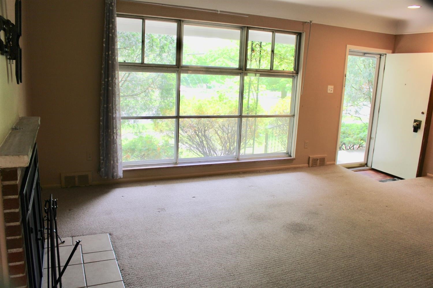 2416 Medford Road Ann Arbor, MI 48104 - Photo 5 of 33 Photo 5