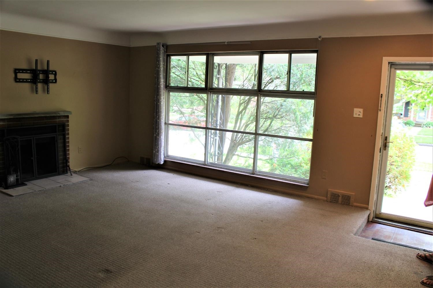 2416 Medford Road Ann Arbor, MI 48104 - Photo 6 of 33 Photo 6