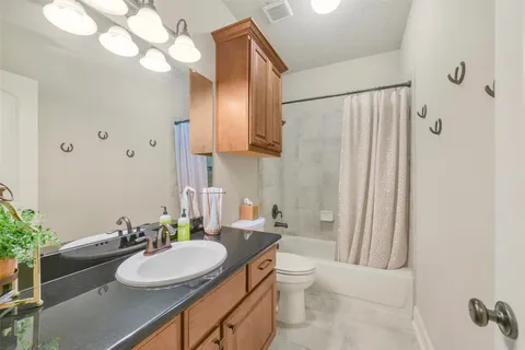 $669,000 | 21214 Redcrest Manor Drive, Richmond, TX 77406