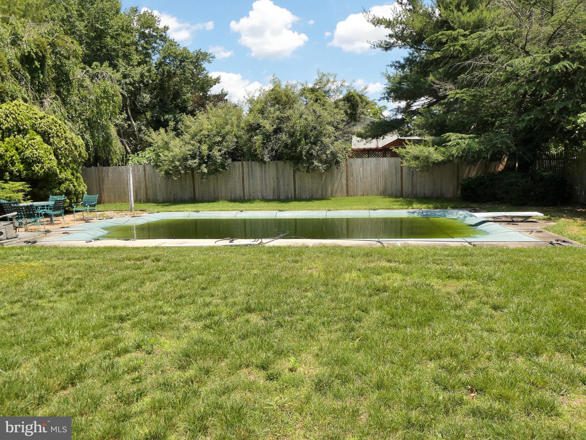 35 Dunham Loop Berlin, NJ 08009 - Photo 22 of 26 Inground pool