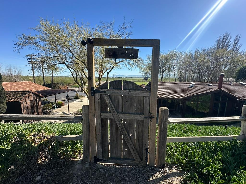 14101 Bethany Road Tracy, CA 95304 - Photo 49 of 68 a front view of a house with garden