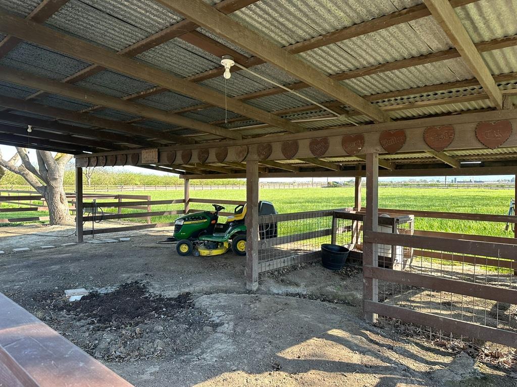 14101 Bethany Road Tracy, CA 95304 - Photo 67 of 68 a view of a garage