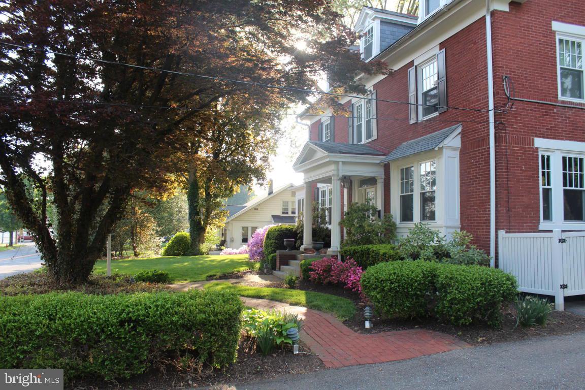 711 Pleasure Road Lancaster, PA 17601 - Photo 3 of 25 Gallery Image 3