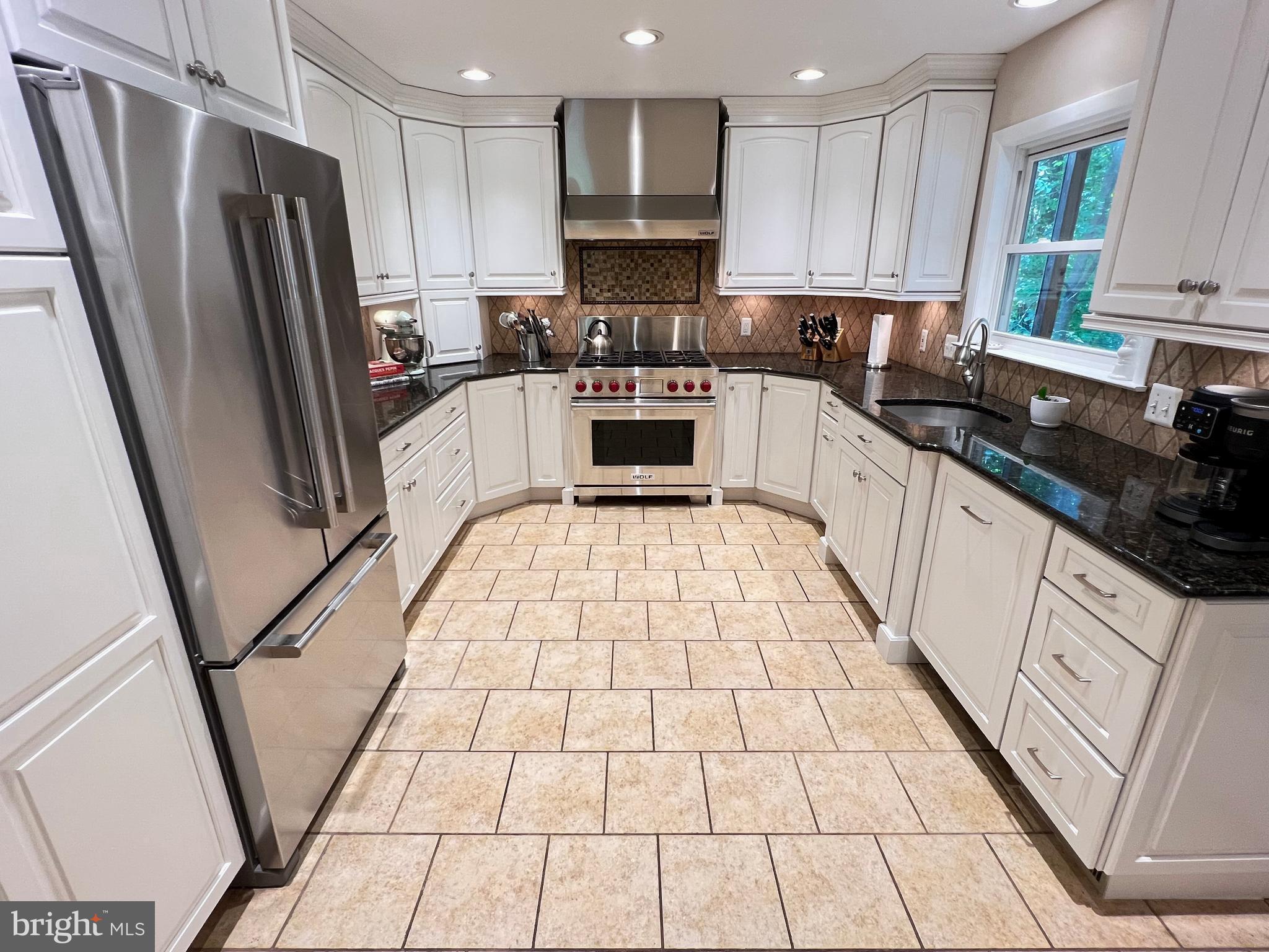 1027 Hart Road Baltimore, MD 21286 - Photo 8 of 94