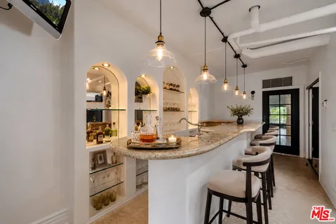 $2,245,000 | 567 Lone Oak Drive, Thousand Oaks, CA 91362